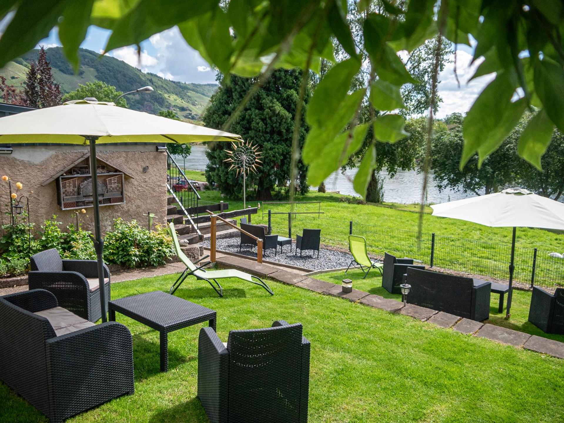 Weingut / Gaestehaus Gerlach Ürzig Eksteriør bilde